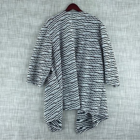 Catherines black and white blouse Women's 3x - Picture 2 of 6